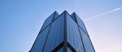 始终坚持以人才为本、诚信立业的经营原则